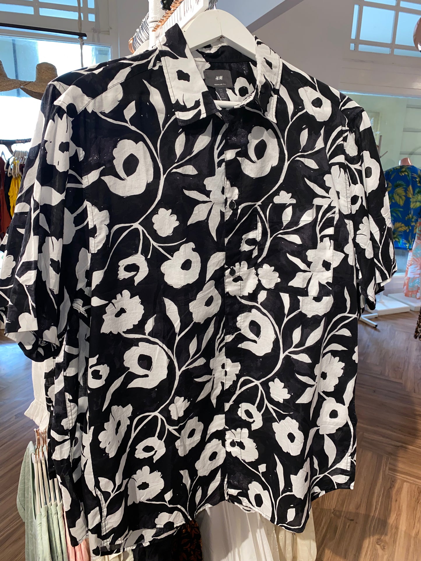 True - H&M B/W Floral Shirt SK-HM-BLF