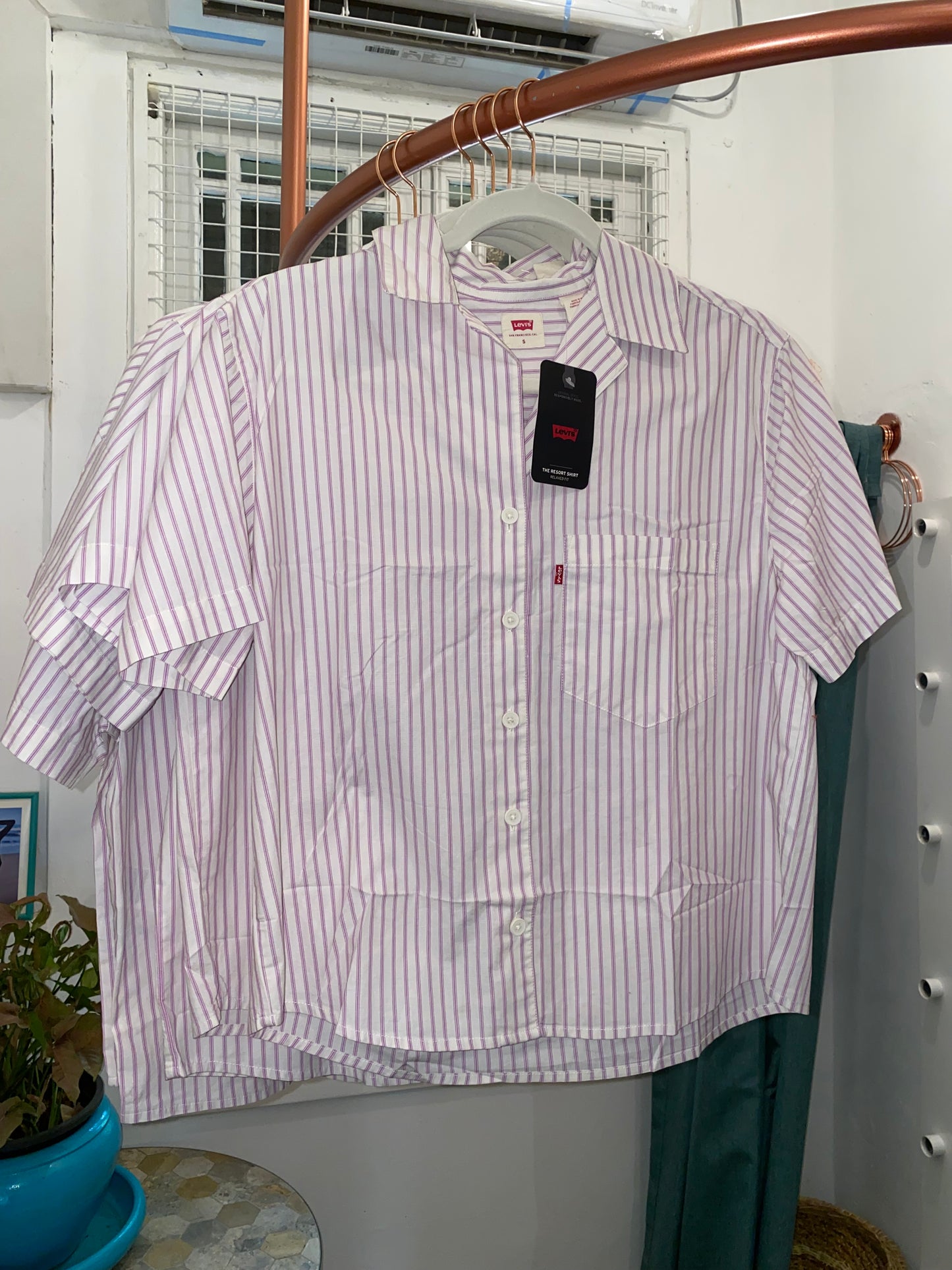 True - SK-LE-WSP Levi’s Short Sleeve Purple White Stripe Shirt