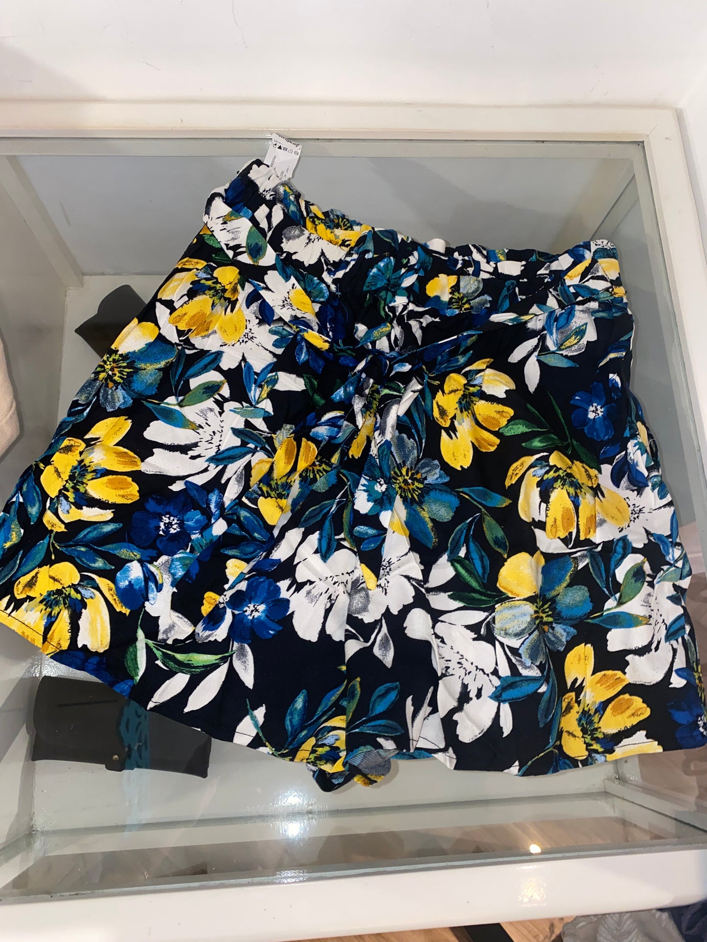 True - SK-ST-FS Stradivarius Floral Shorts