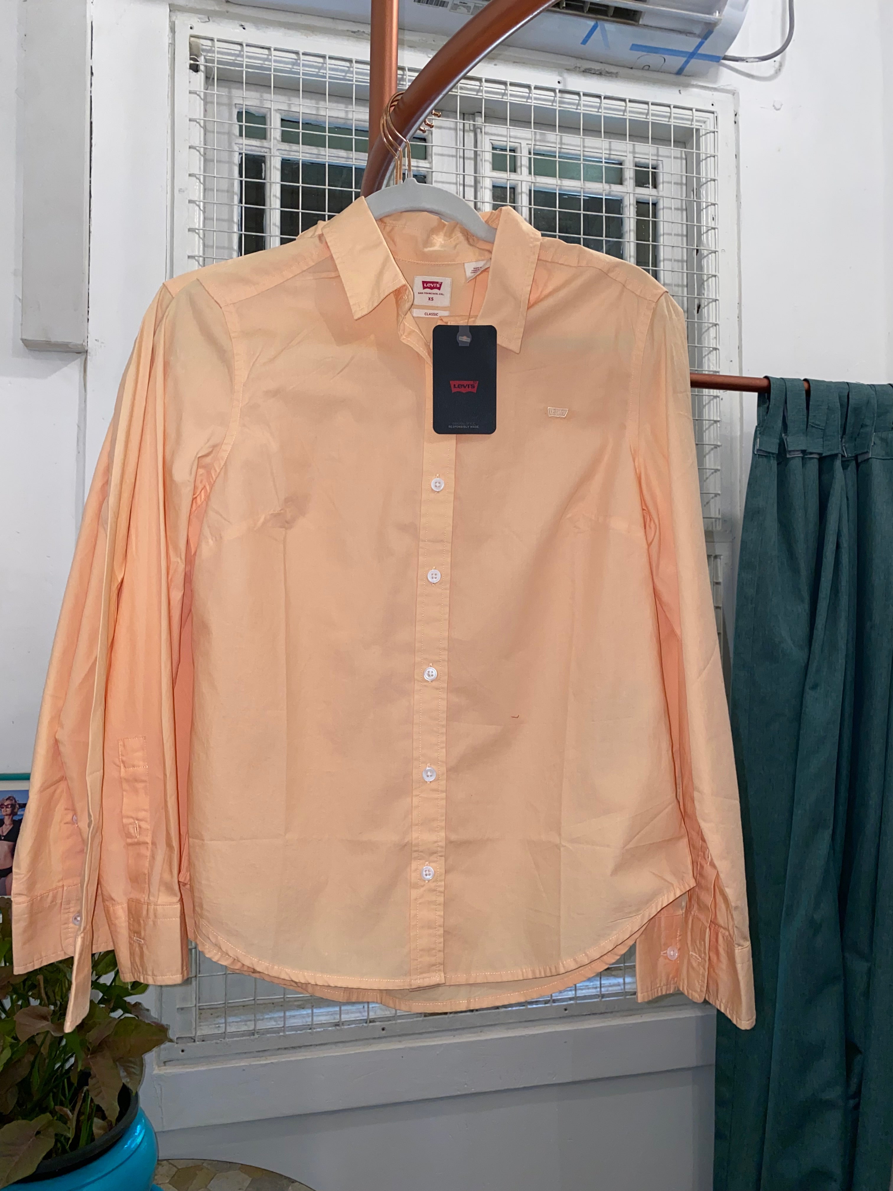 True - SK-LE-LSP Levi’s Peach Long Sleeve Shirt